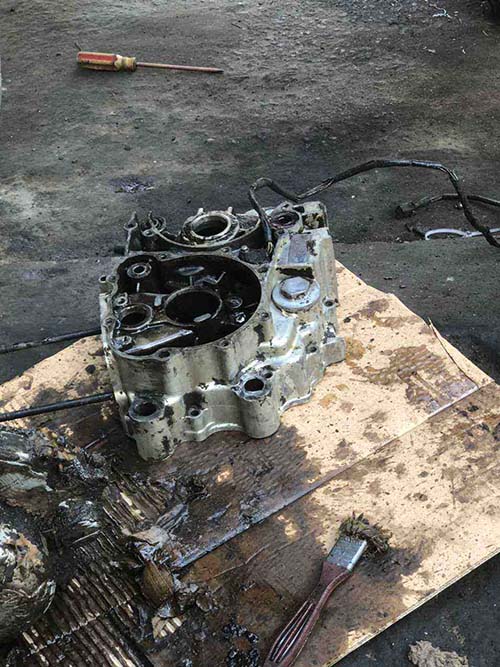 Tẩy rửa nhớt cháy động cơ Tẩy rửa nhớt cháy động cơ