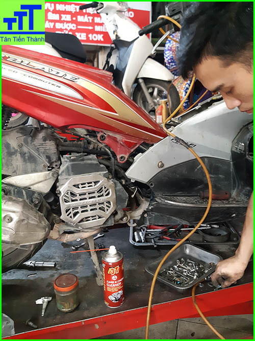 xịt chế 3t vệ sinh dầu nhớt bẩn xịt chế 3t vệ sinh dầu nhớt bẩn